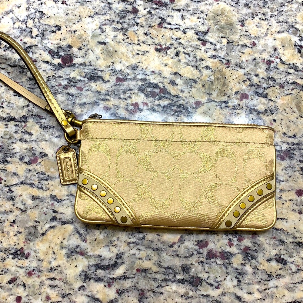 NWOT Beautiful Signature Coach Wristlet